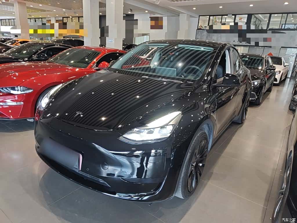 Tesla Model Y, 2023 1