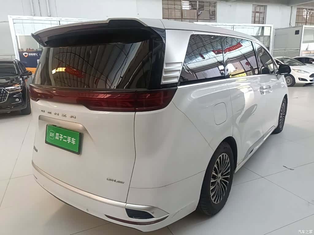 Denza D9, 2023 7