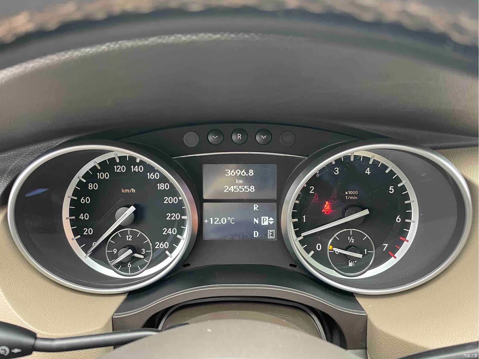 Mercedes-Benz R-Class, 2015 8