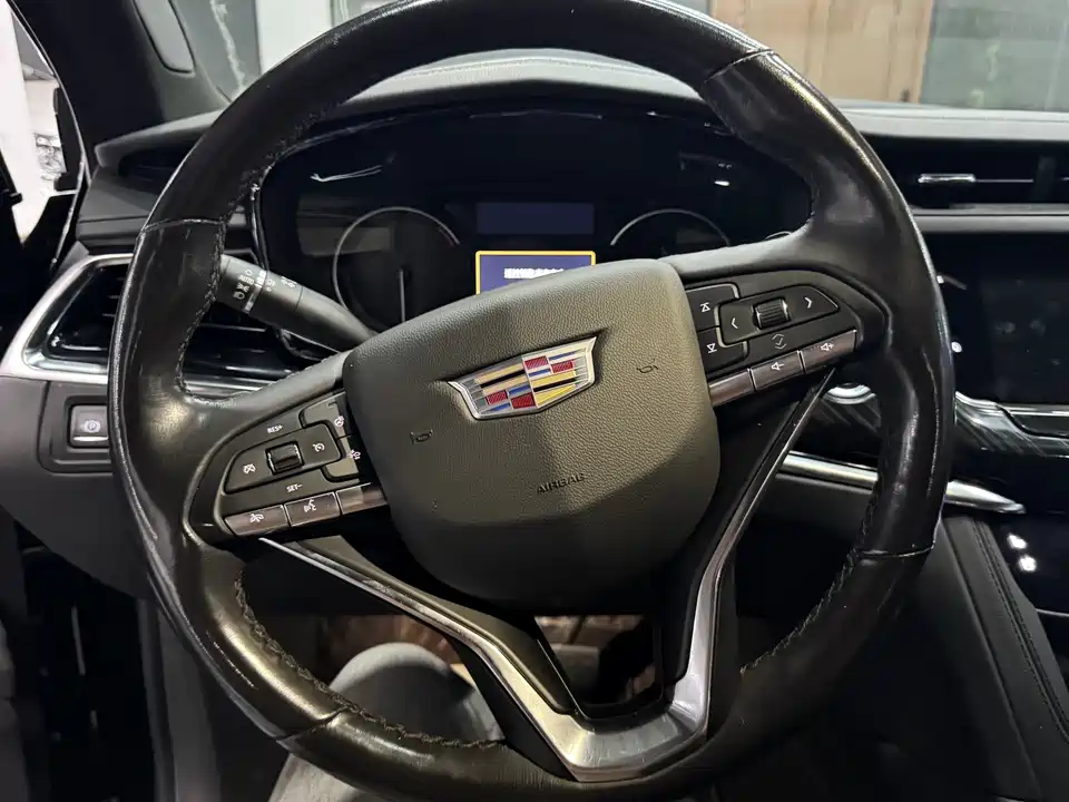 Cadillac XT6