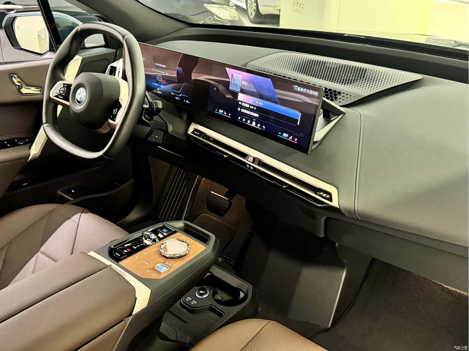 BMW iX, 2025 6