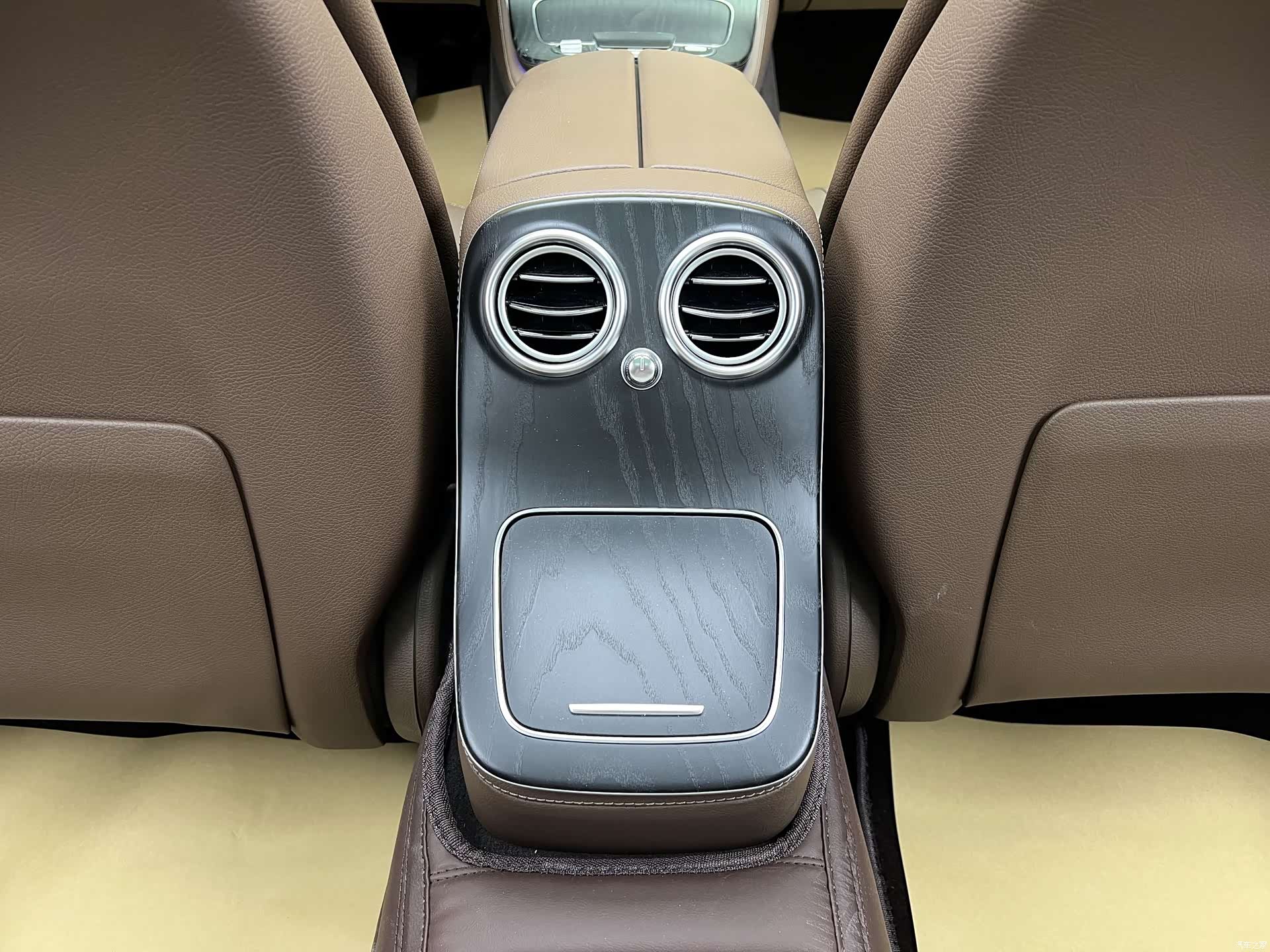 Mercedes-Benz E-Class, 2022 25