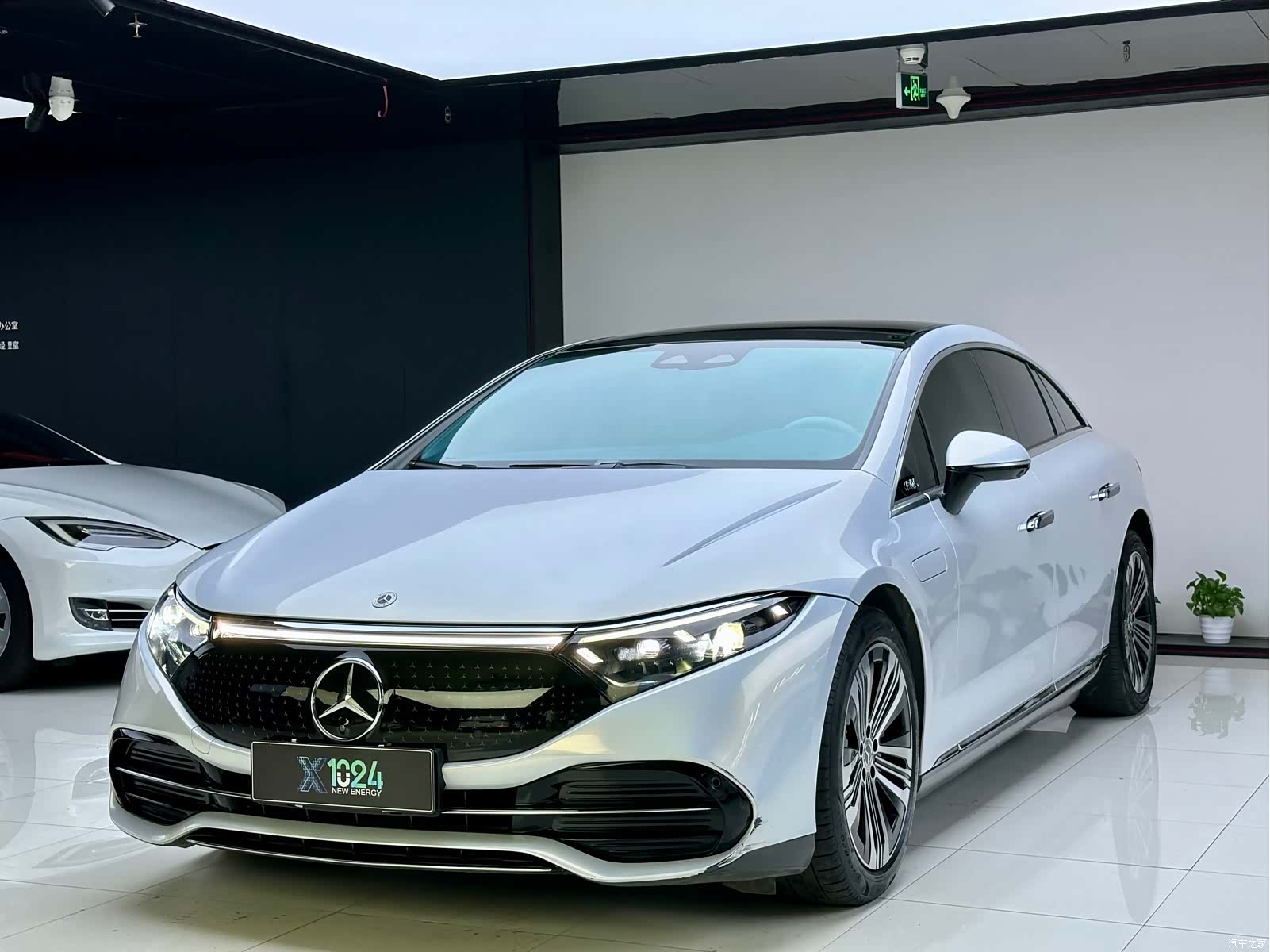 Mercedes-Benz EQS, 2022 1