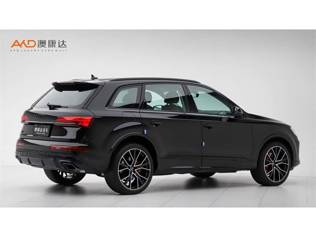 Audi Q7, 2025 3