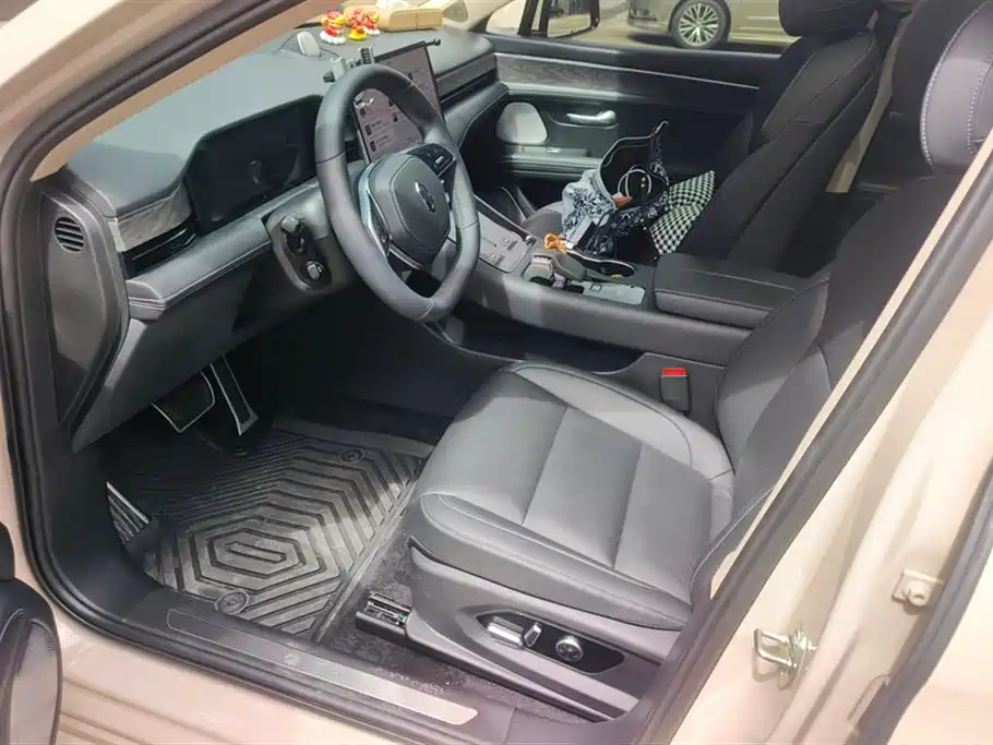 AITO Ask the world M5