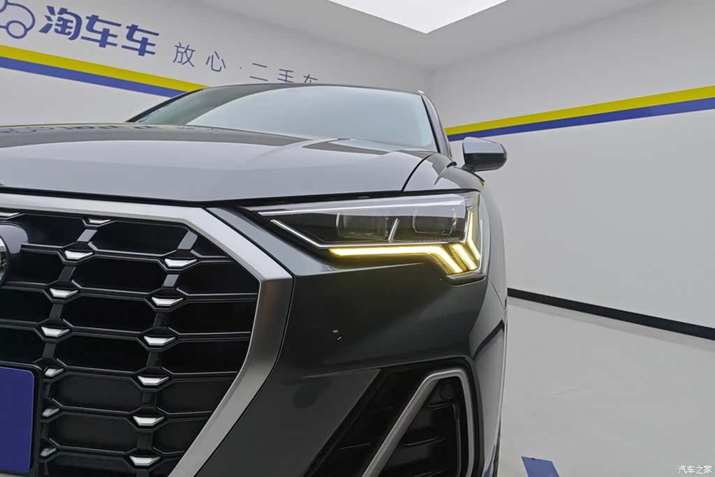 Audi Q3, 2019 все фото