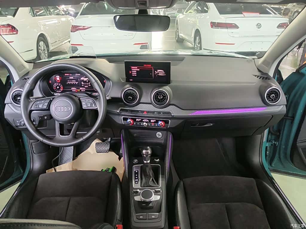 Audi Q2L, 2018 10
