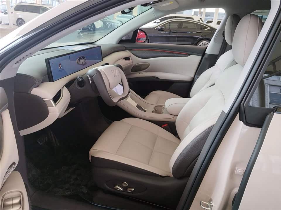 IM Motors Zhiji LS6 IM Motors Zhiji LS6