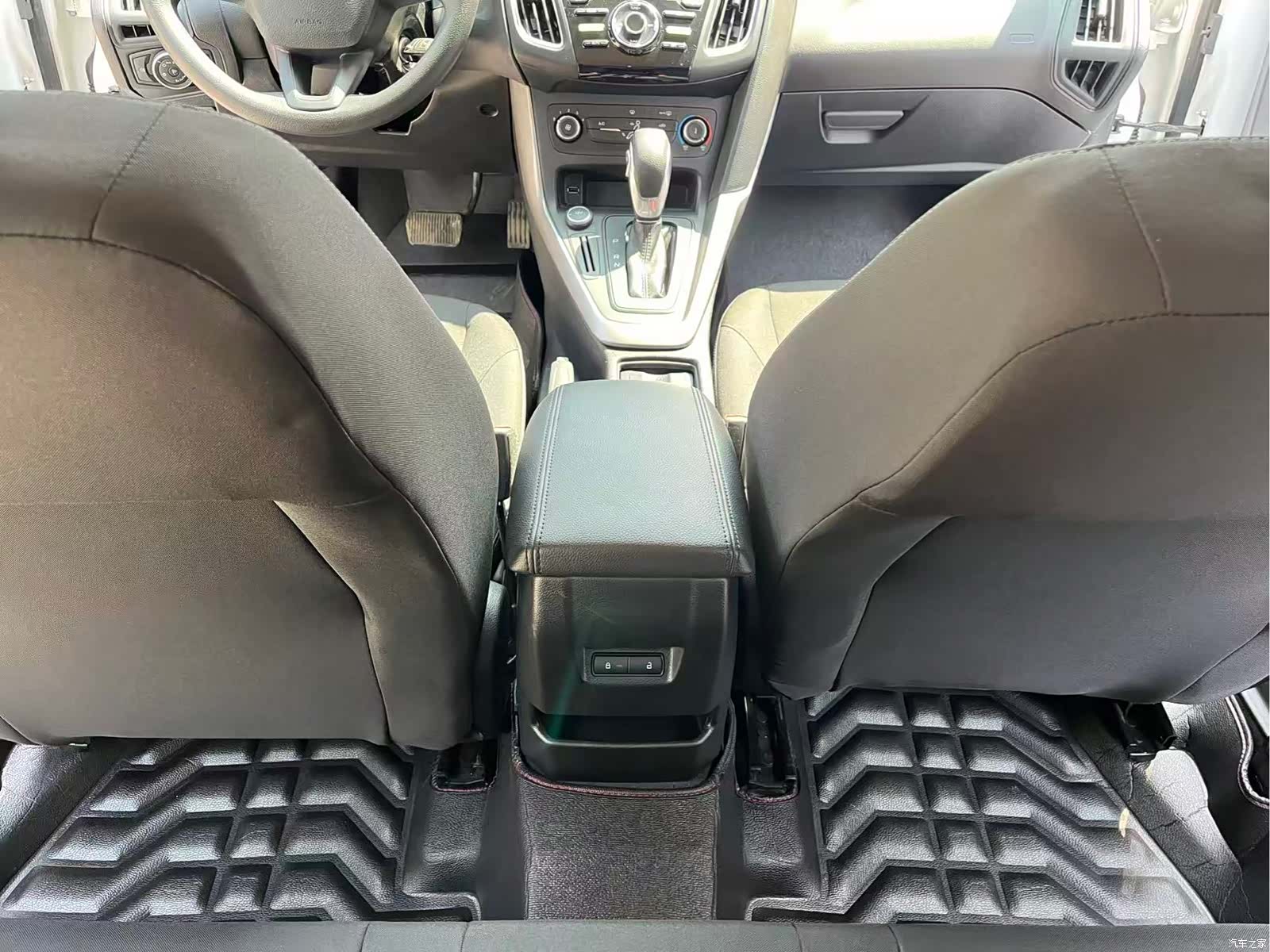 Ford Focus, 2019 24