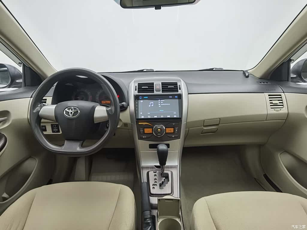 Toyota Corolla, 2013 все фото