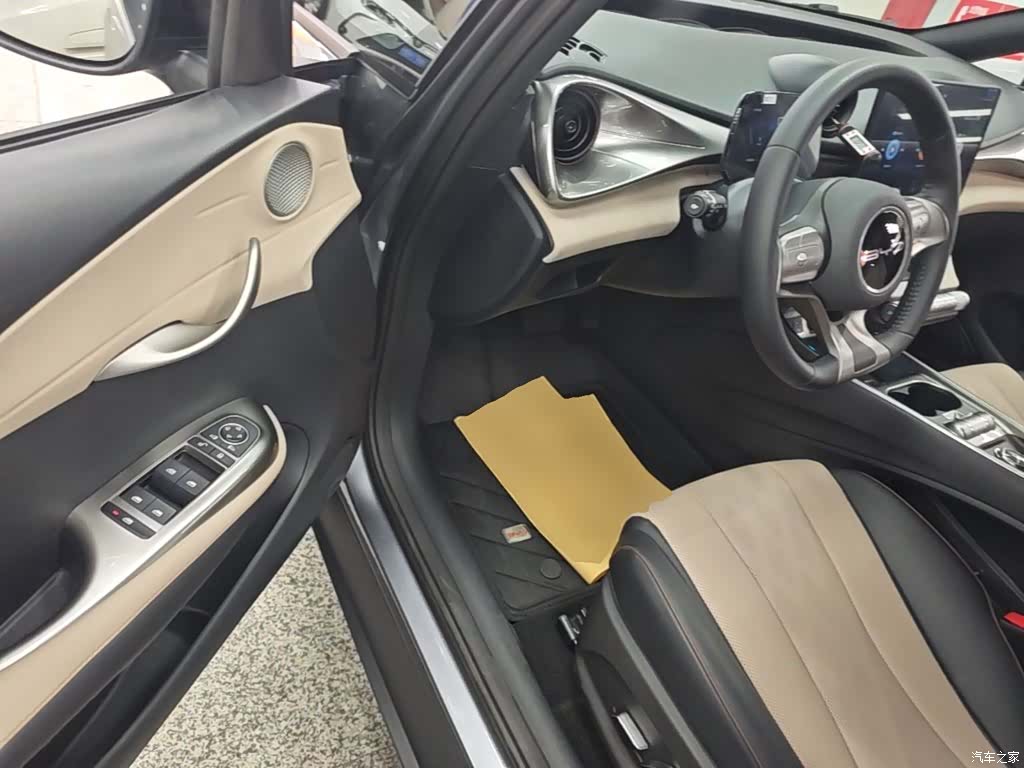 BYD Dolphin, 2024 16