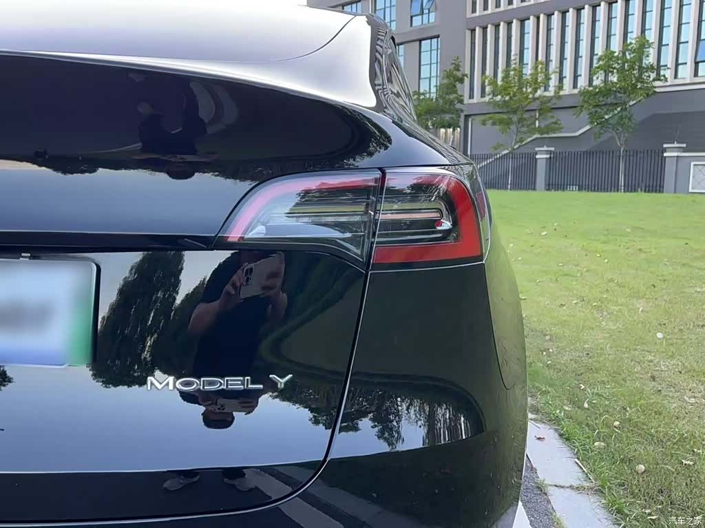 Tesla Model Y, 2023 24