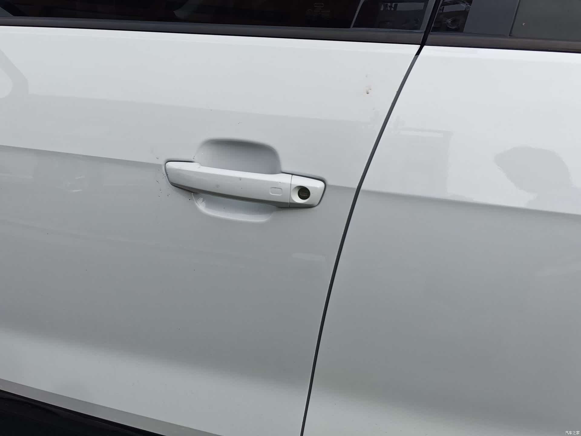Audi Q2L, 2019 14