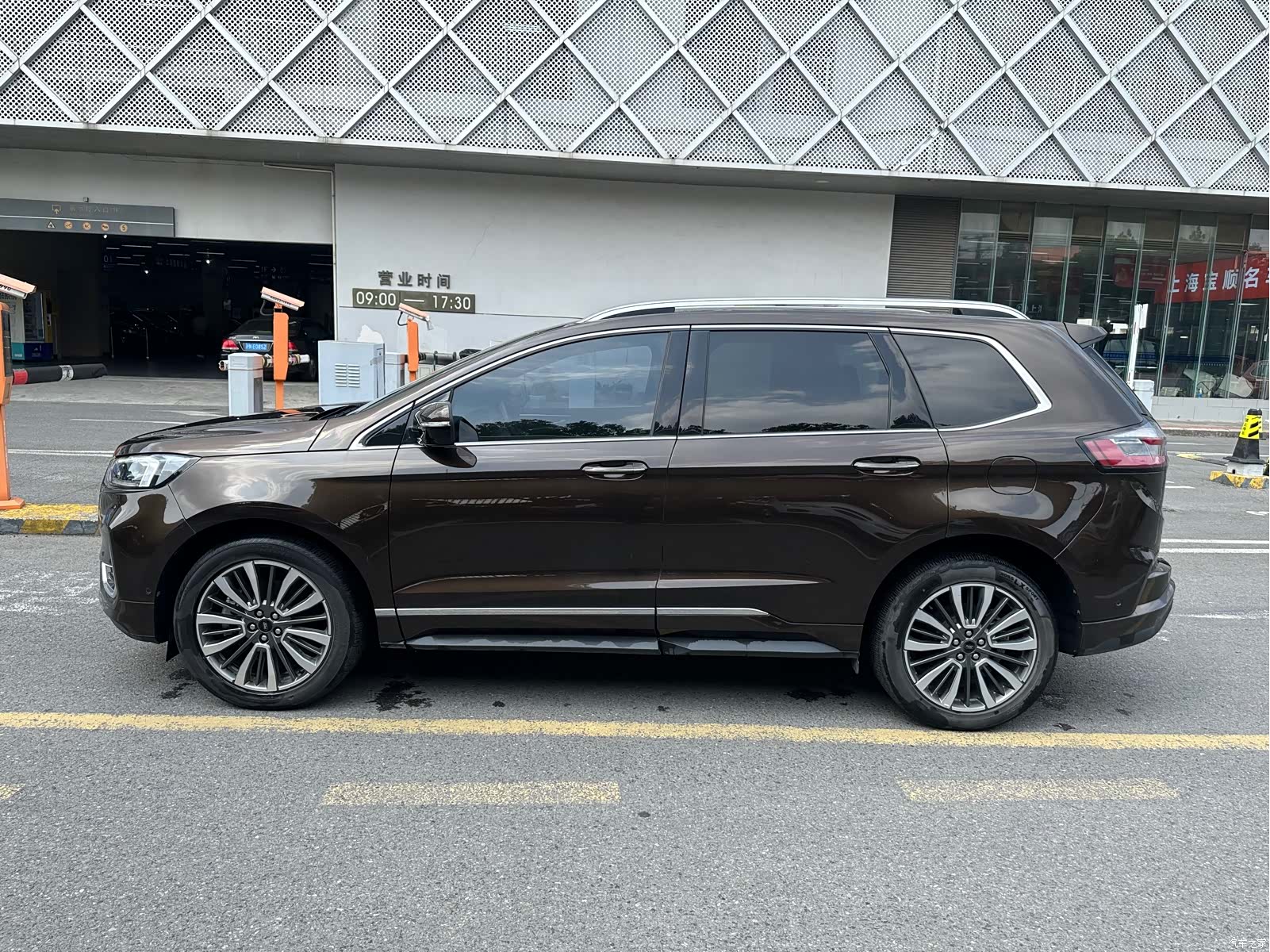 Ford Edge, 2021 3