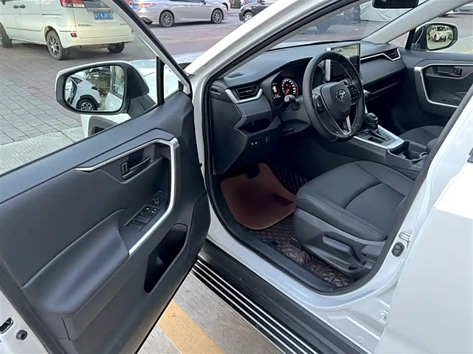 Toyota RAV4 Rongfang