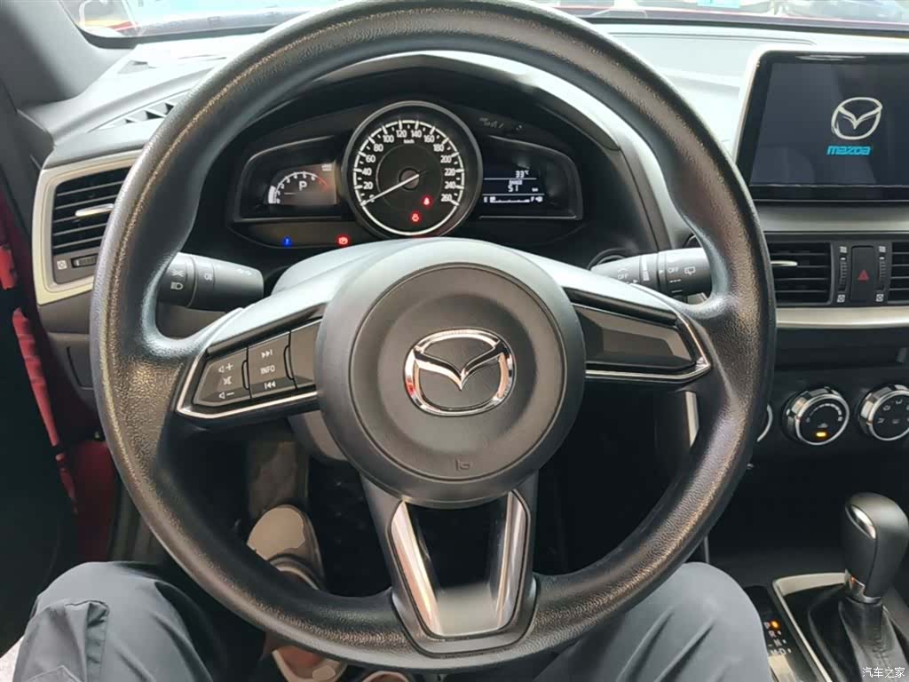 Mazda CX-4, 2019 11