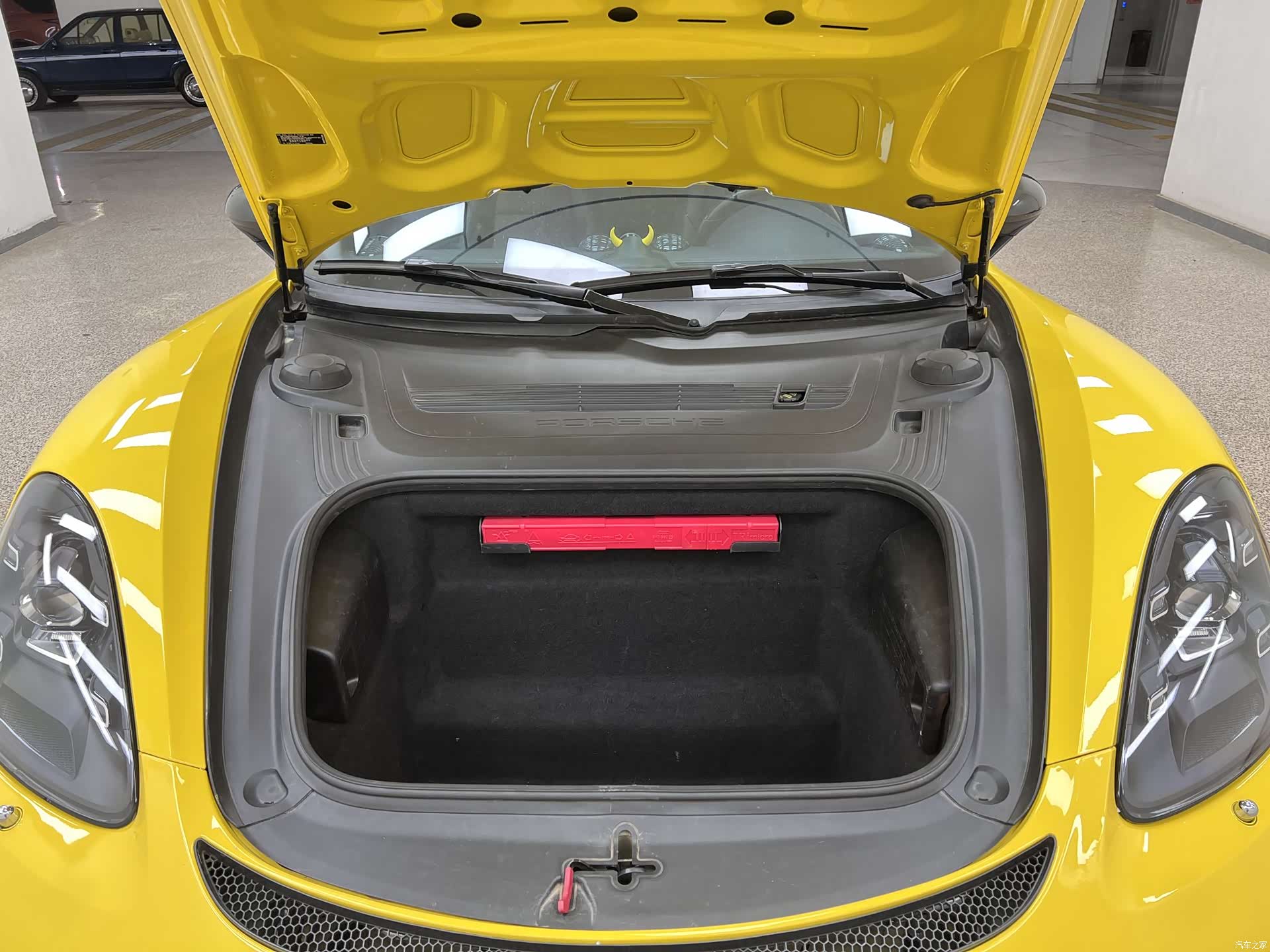 Porsche Cayman, 2017 31