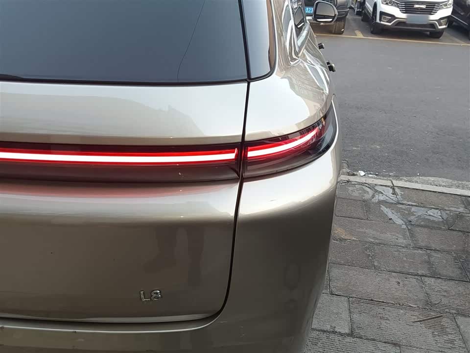 Li Auto Ideal L8