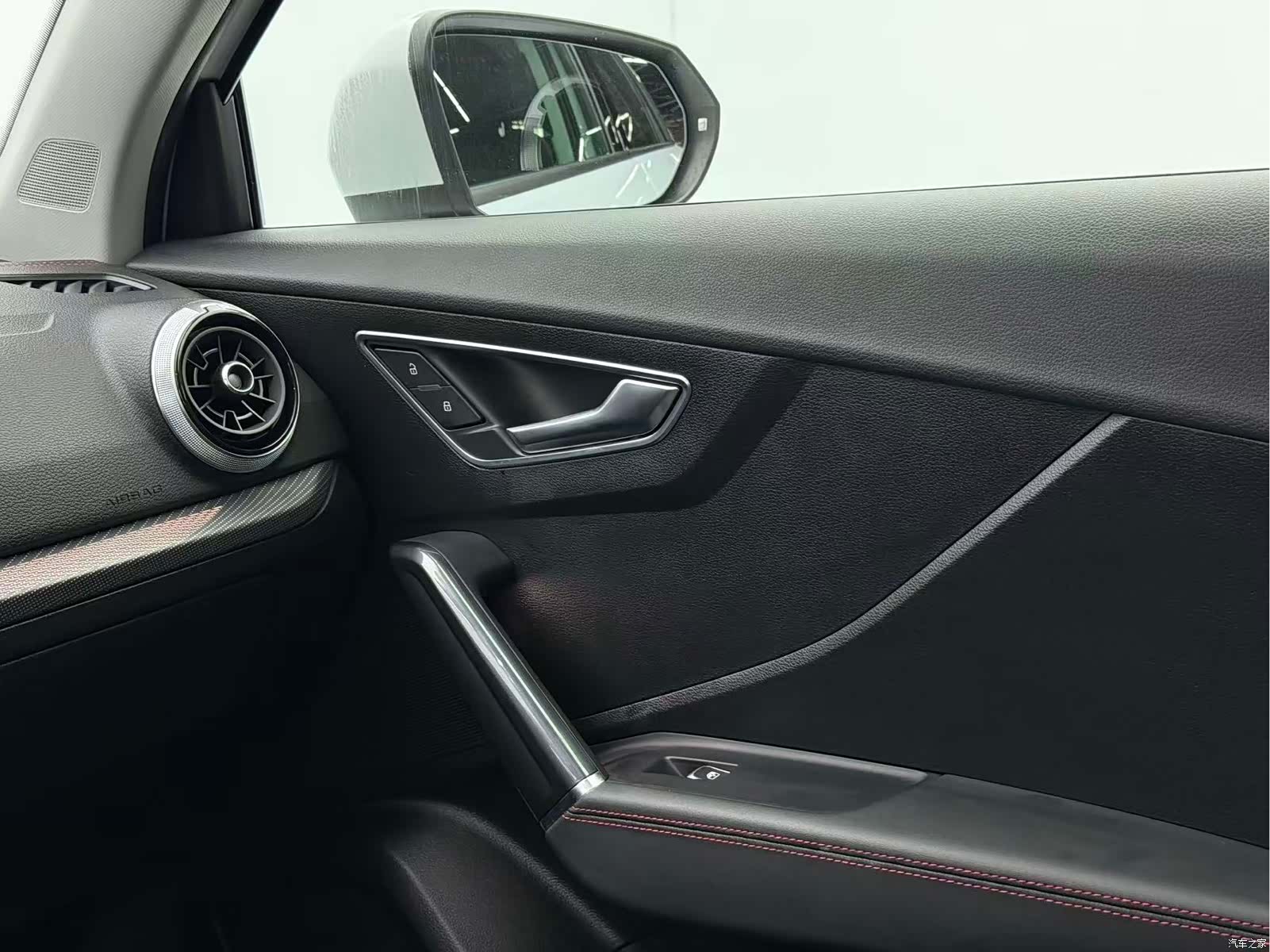 Audi Q2L, 2021 8