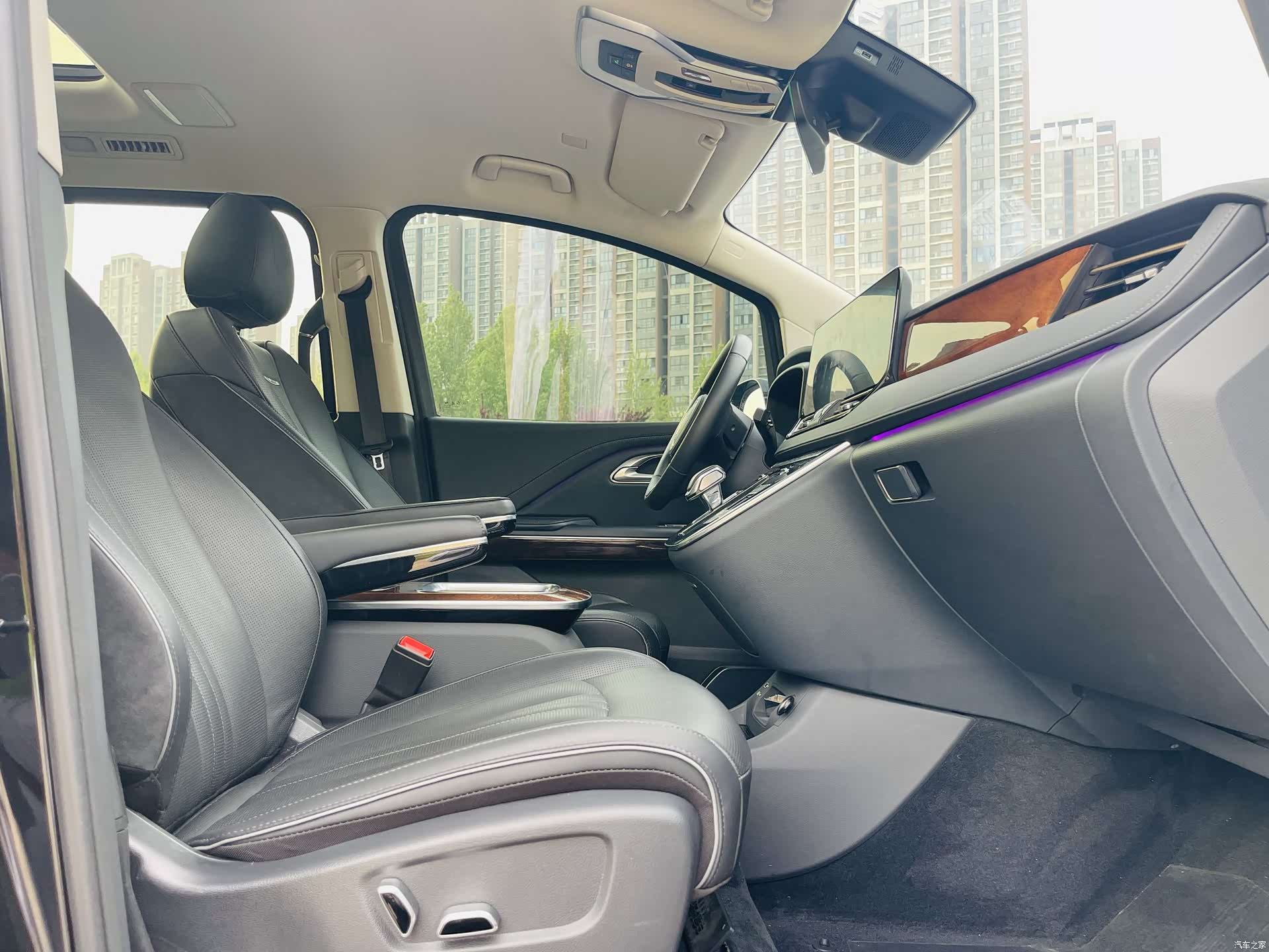 Hongqi HQ9, 2023 27