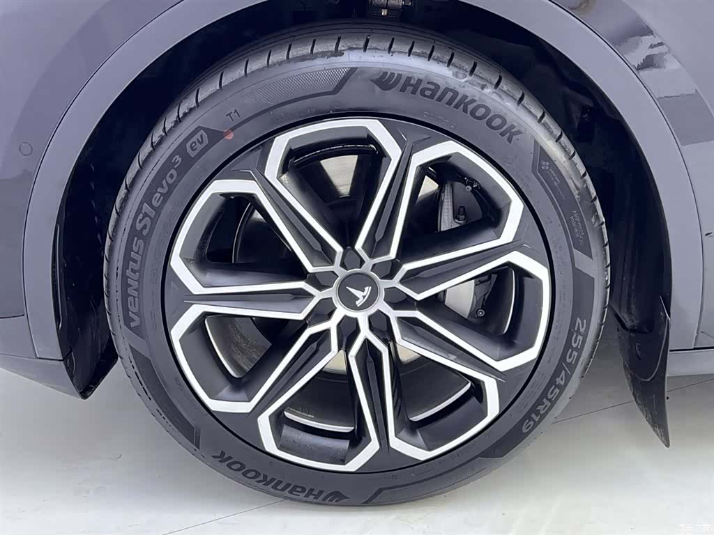 Tesla Model Y, 2022 12