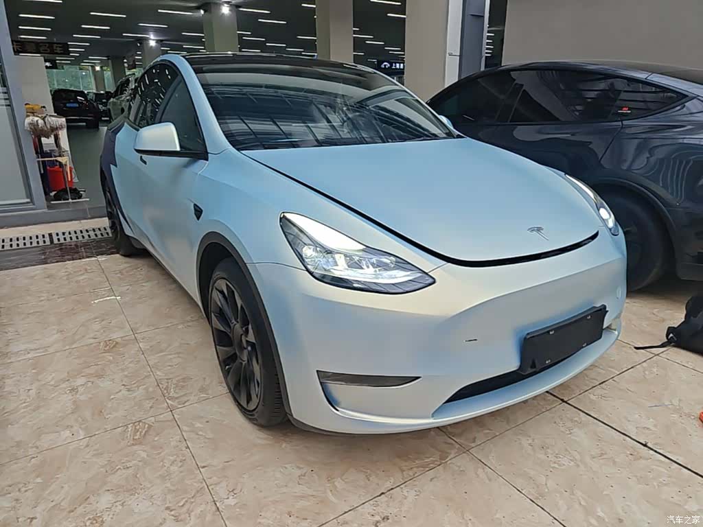 Tesla Model Y, 2021 4