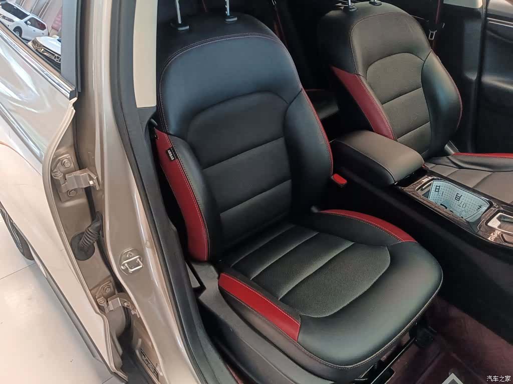 Geely Emgrand, 2021 25