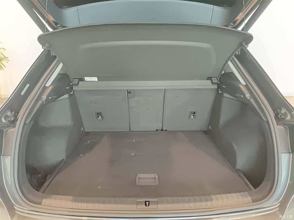 Audi Q3, 2021 9
