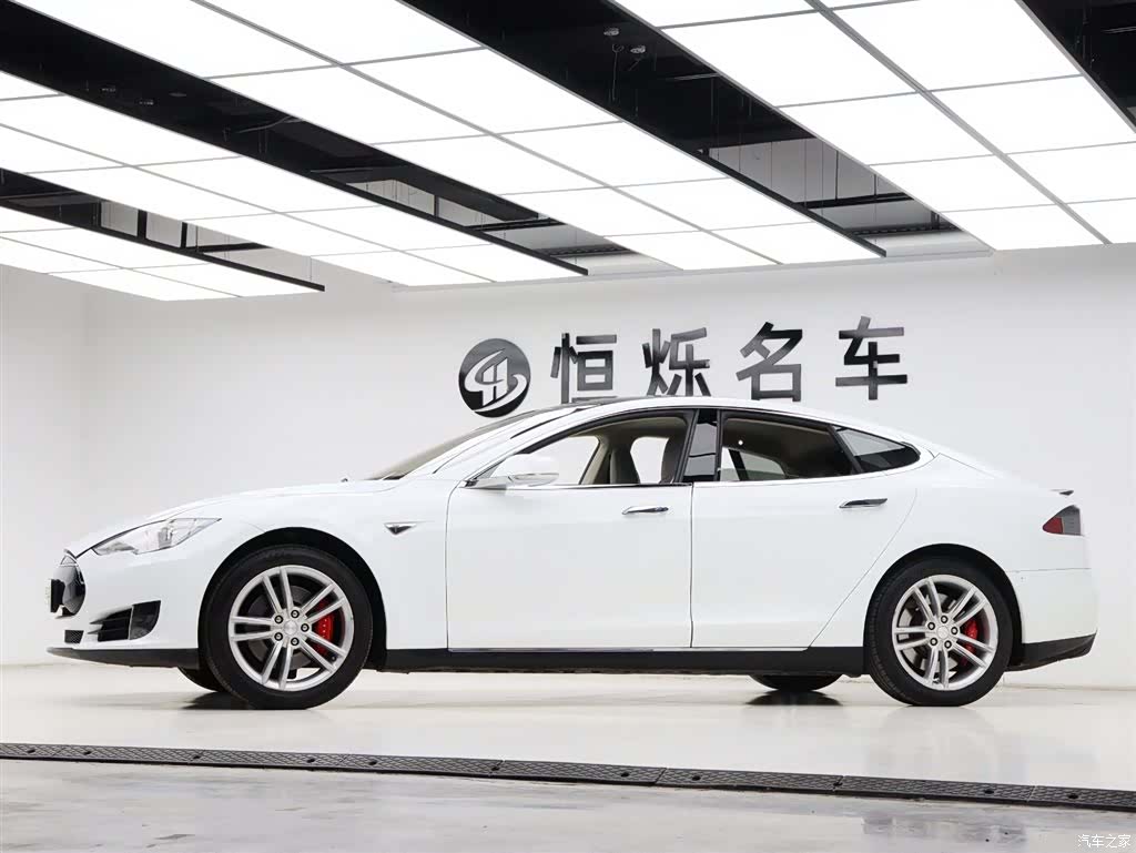 Tesla Model S, 2015 27