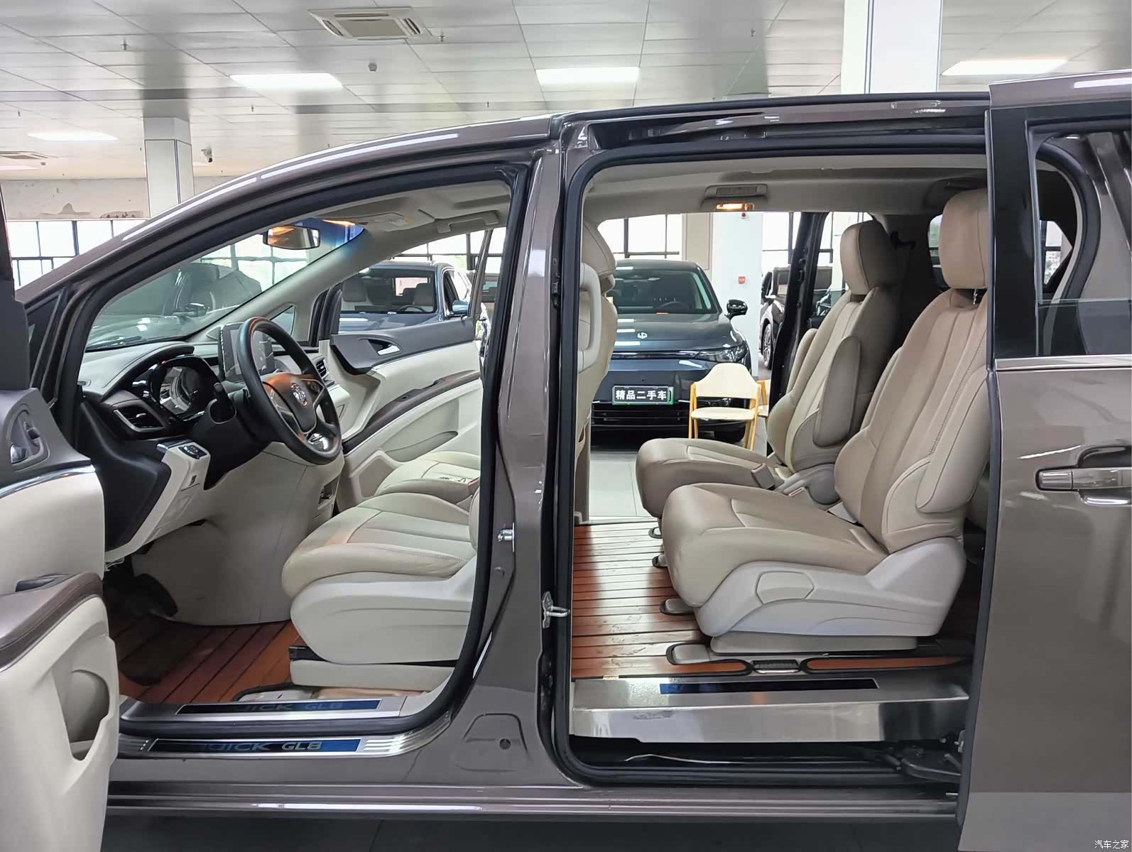 Buick GL8, 2022 7