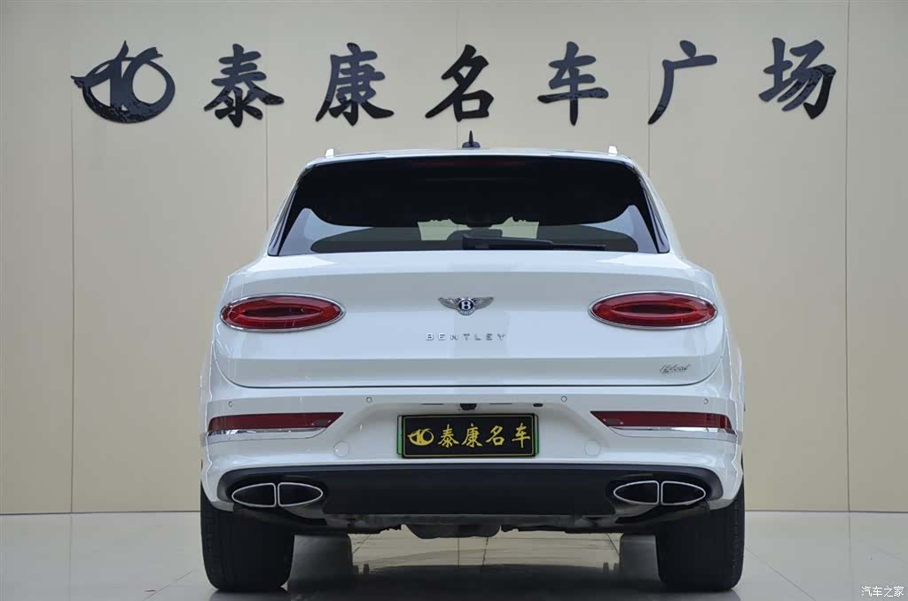 Bentley Bentayga, 2024 3