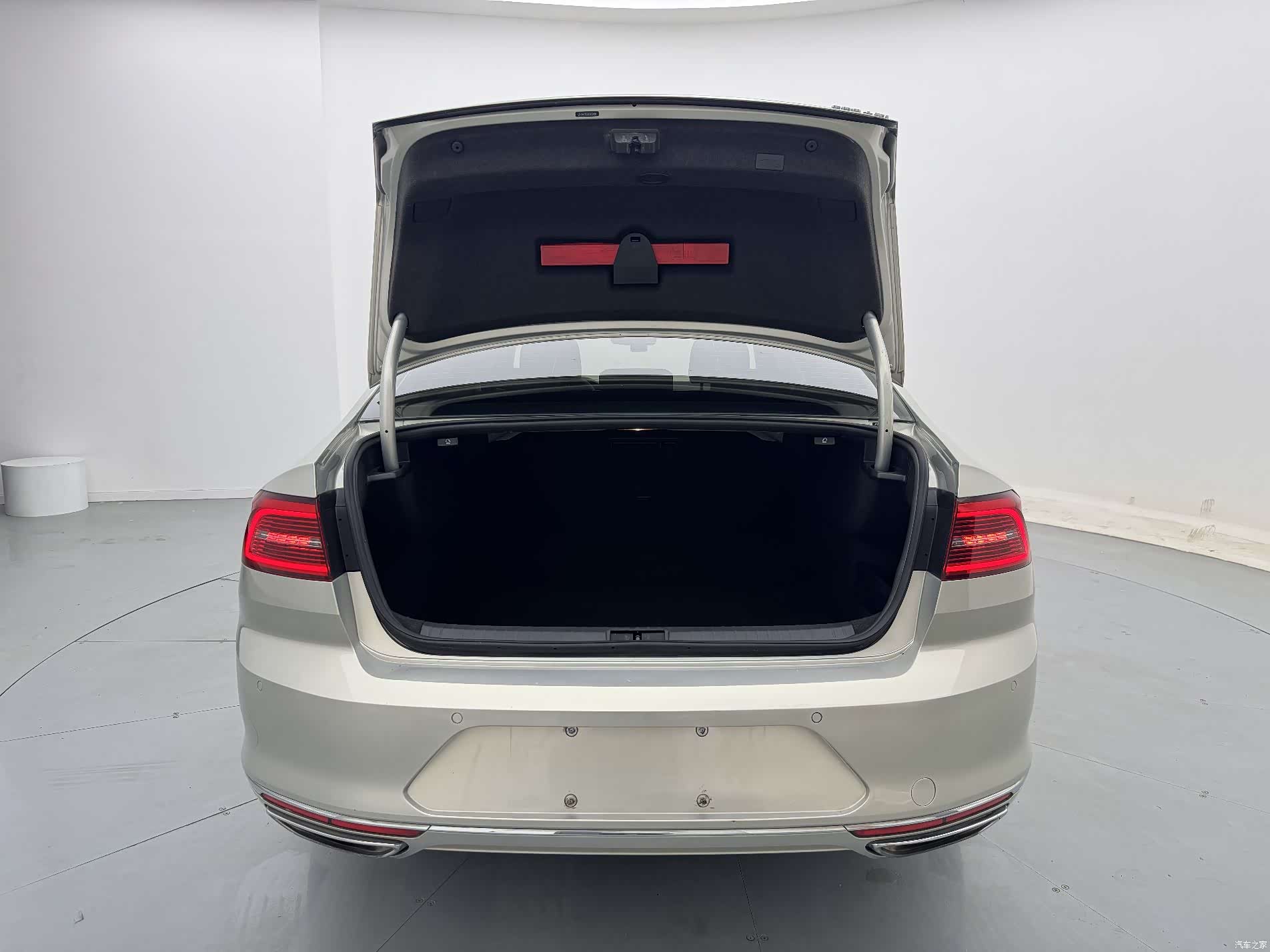 Volkswagen Magotan, 2019 33