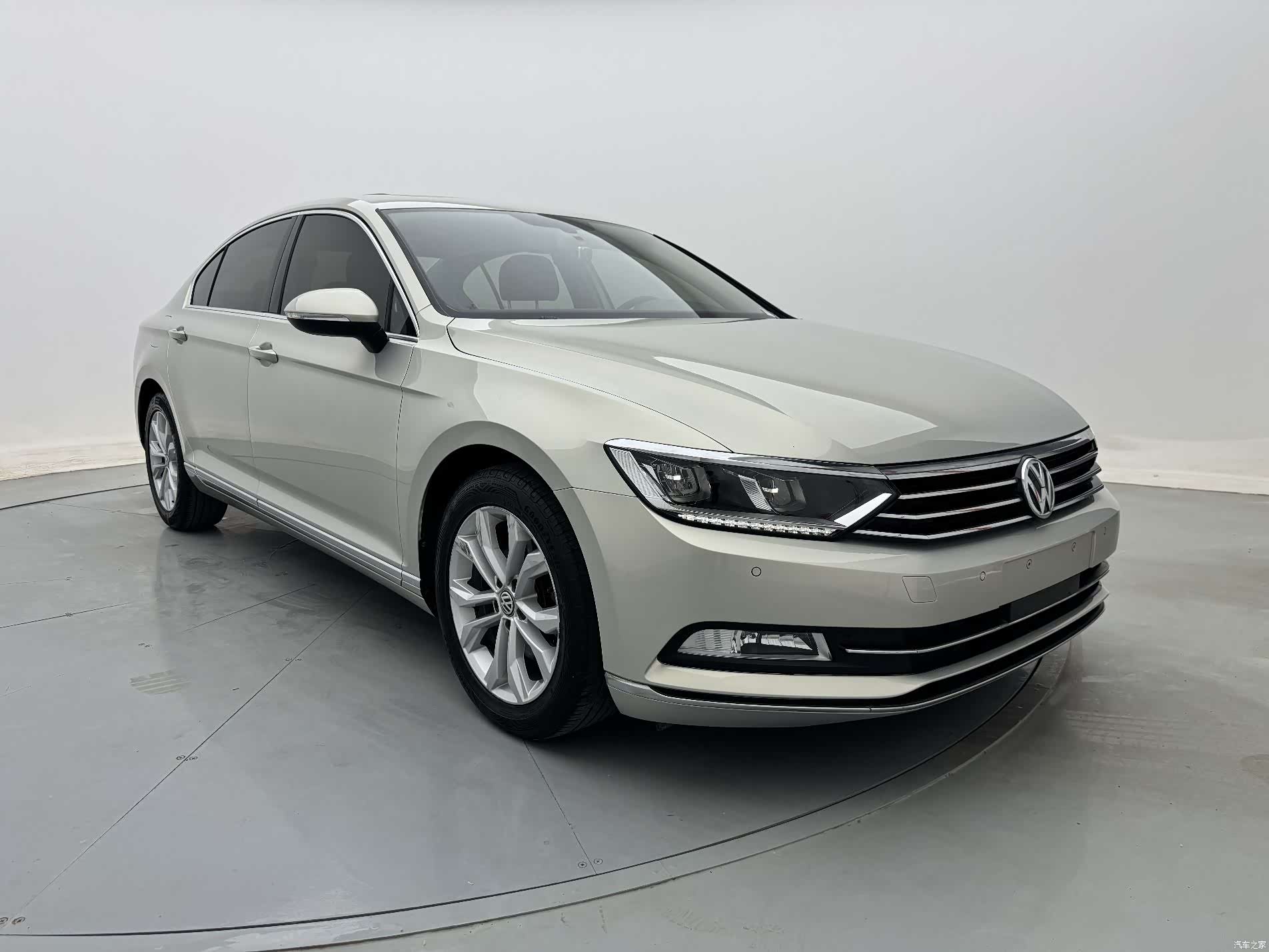 Volkswagen Magotan, 2019 3