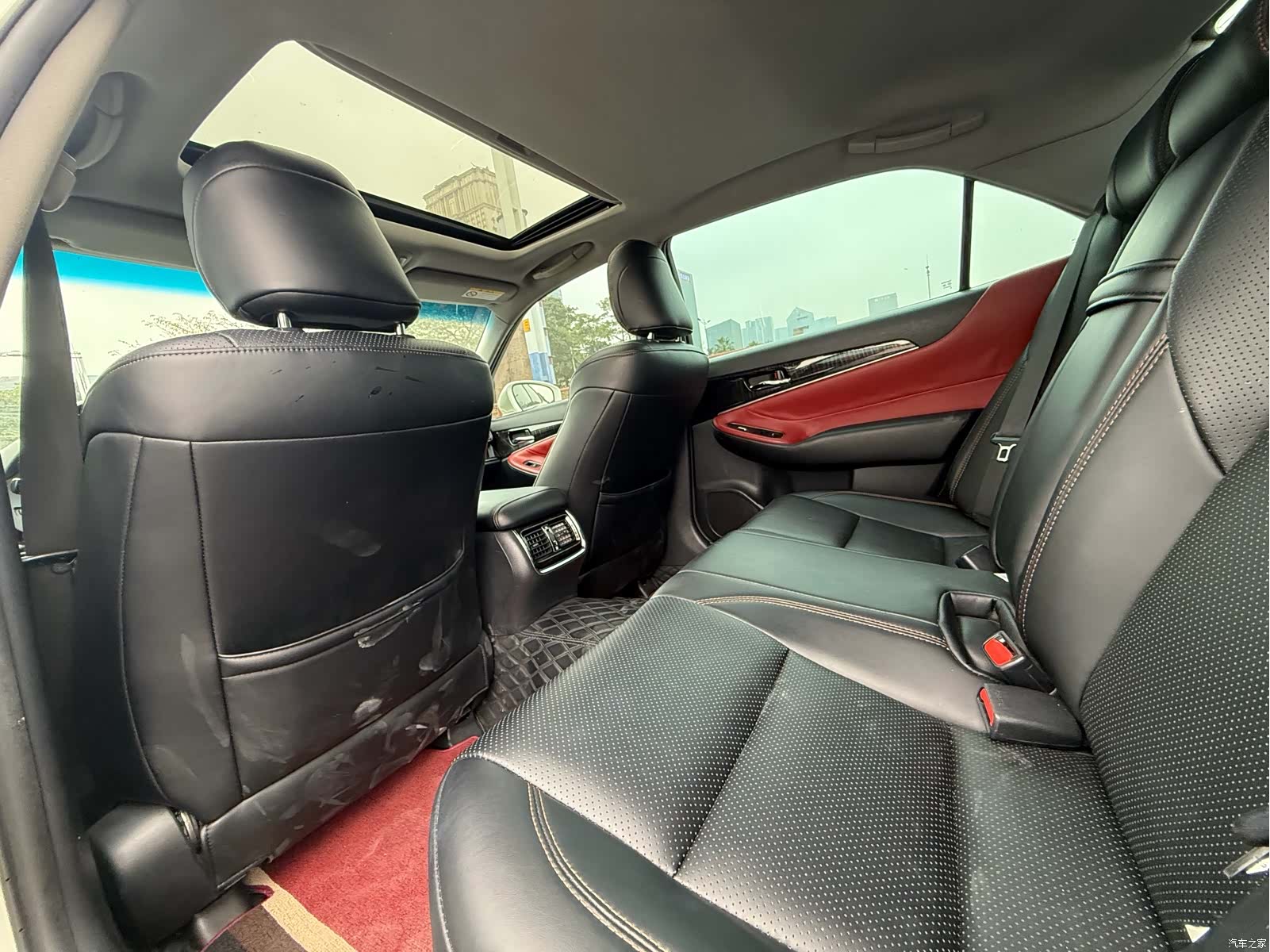 Toyota Crown, 2016 11