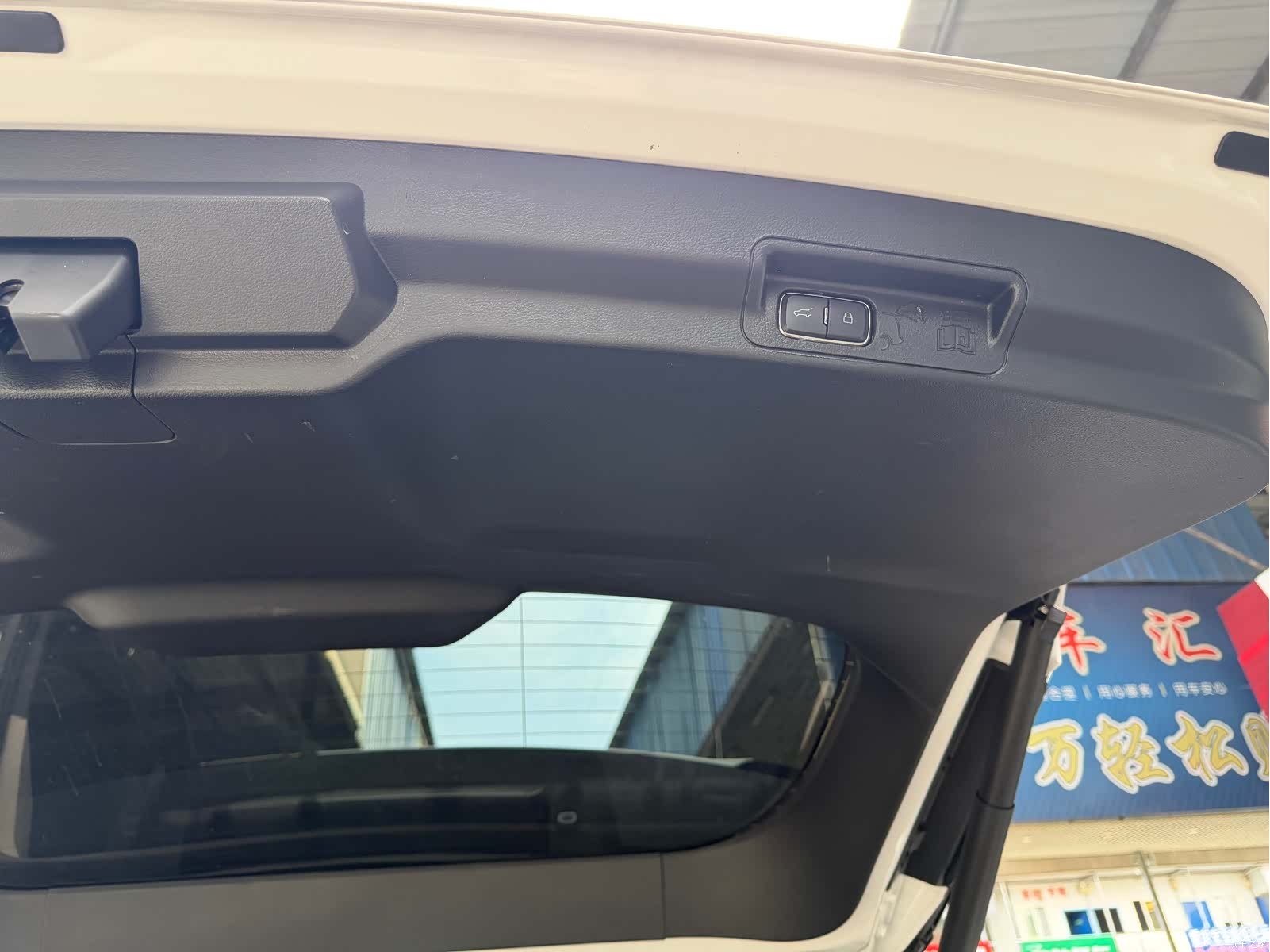Ford Explorer, 2022 36