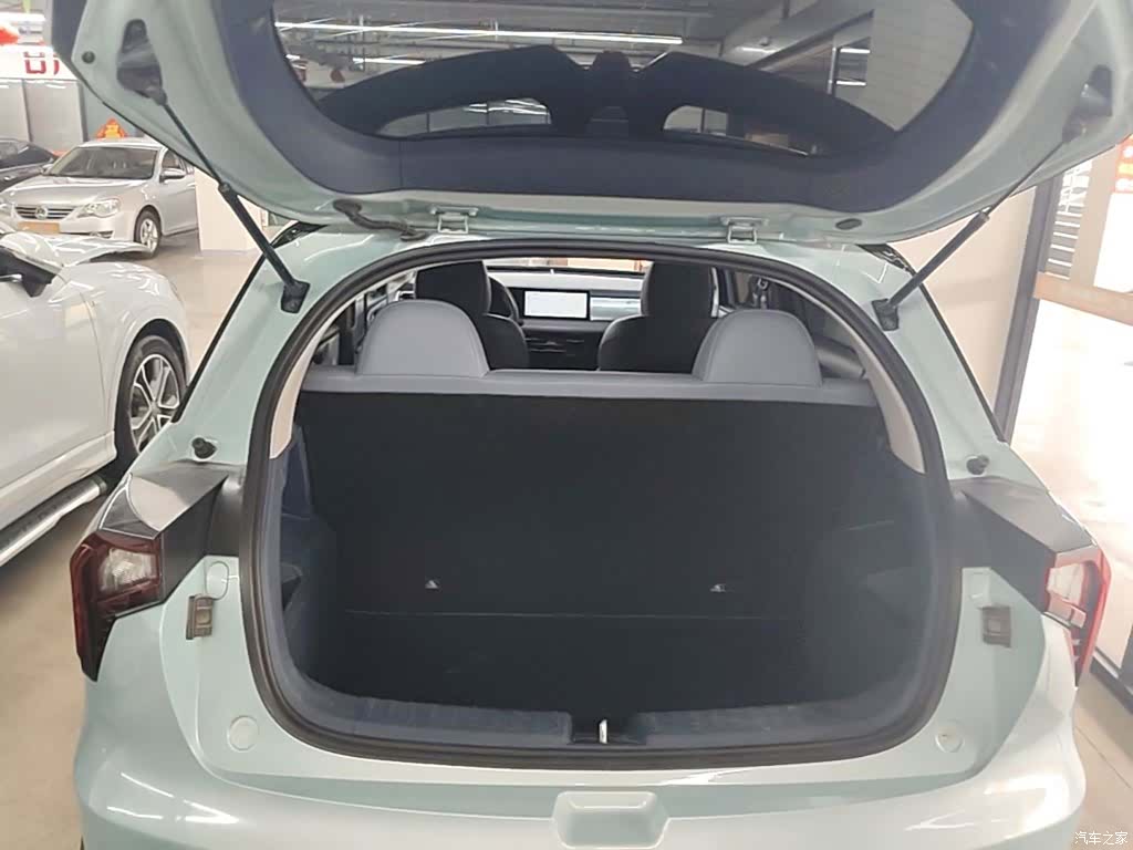 Geely E, 2022 19
