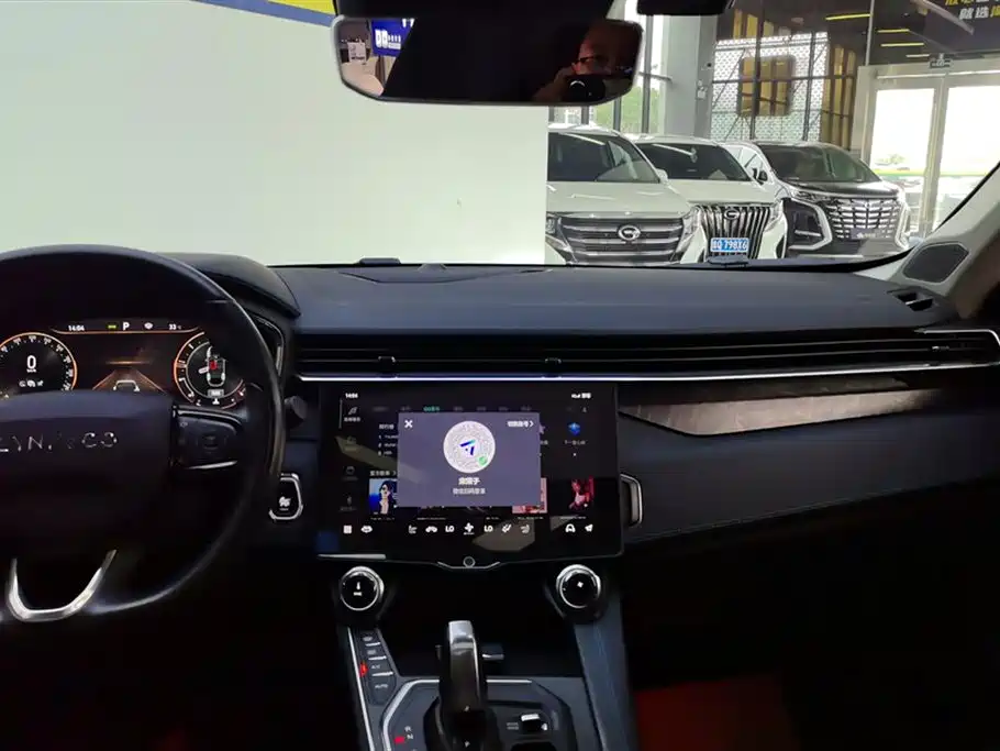 Lynk & Co 05