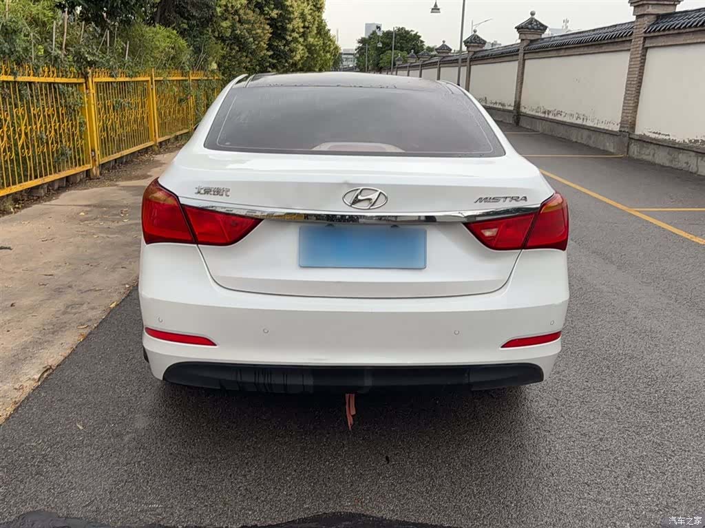 Hyundai GLS, 2015 9