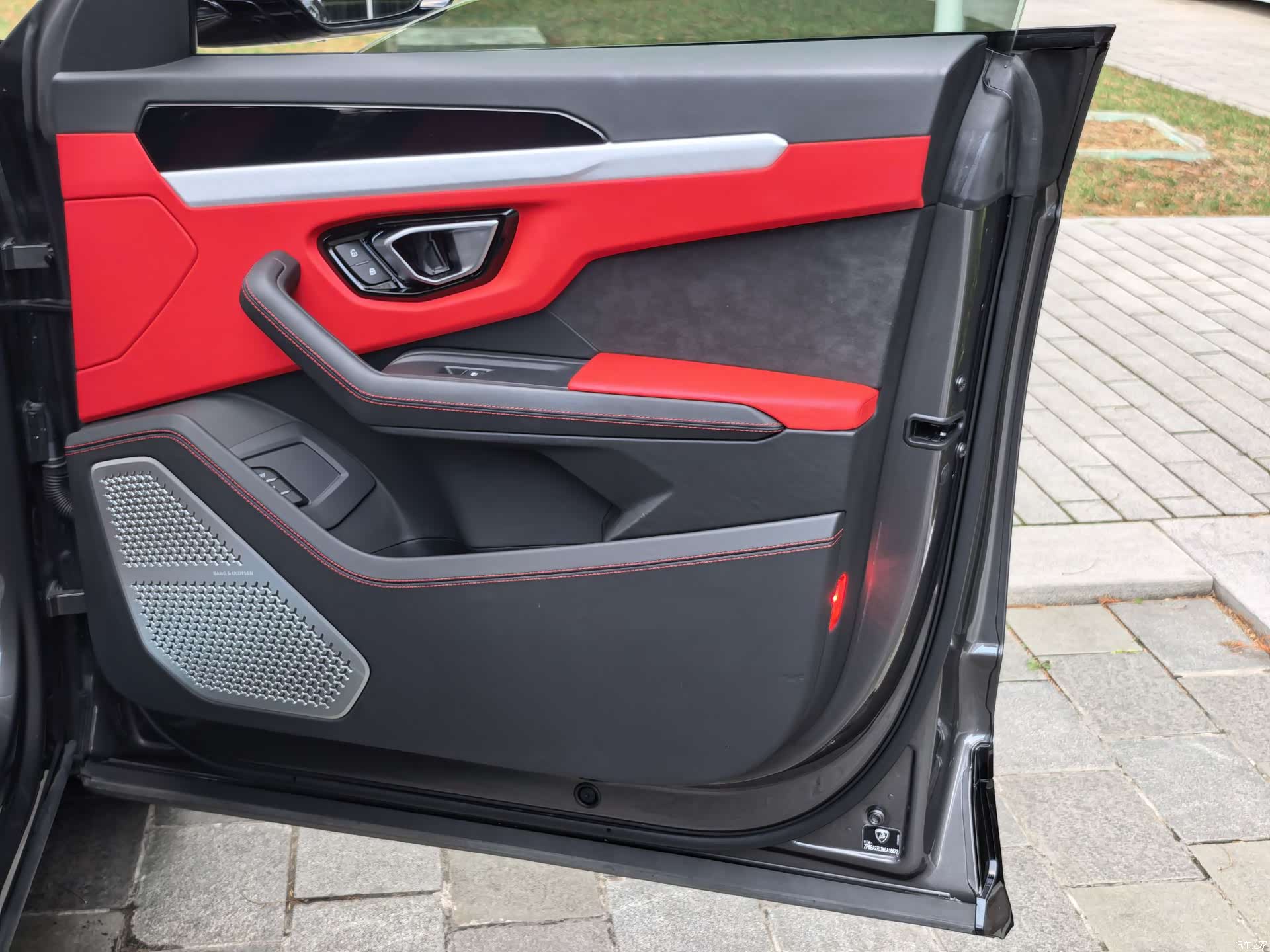 Lamborghini Urus, 2023 40