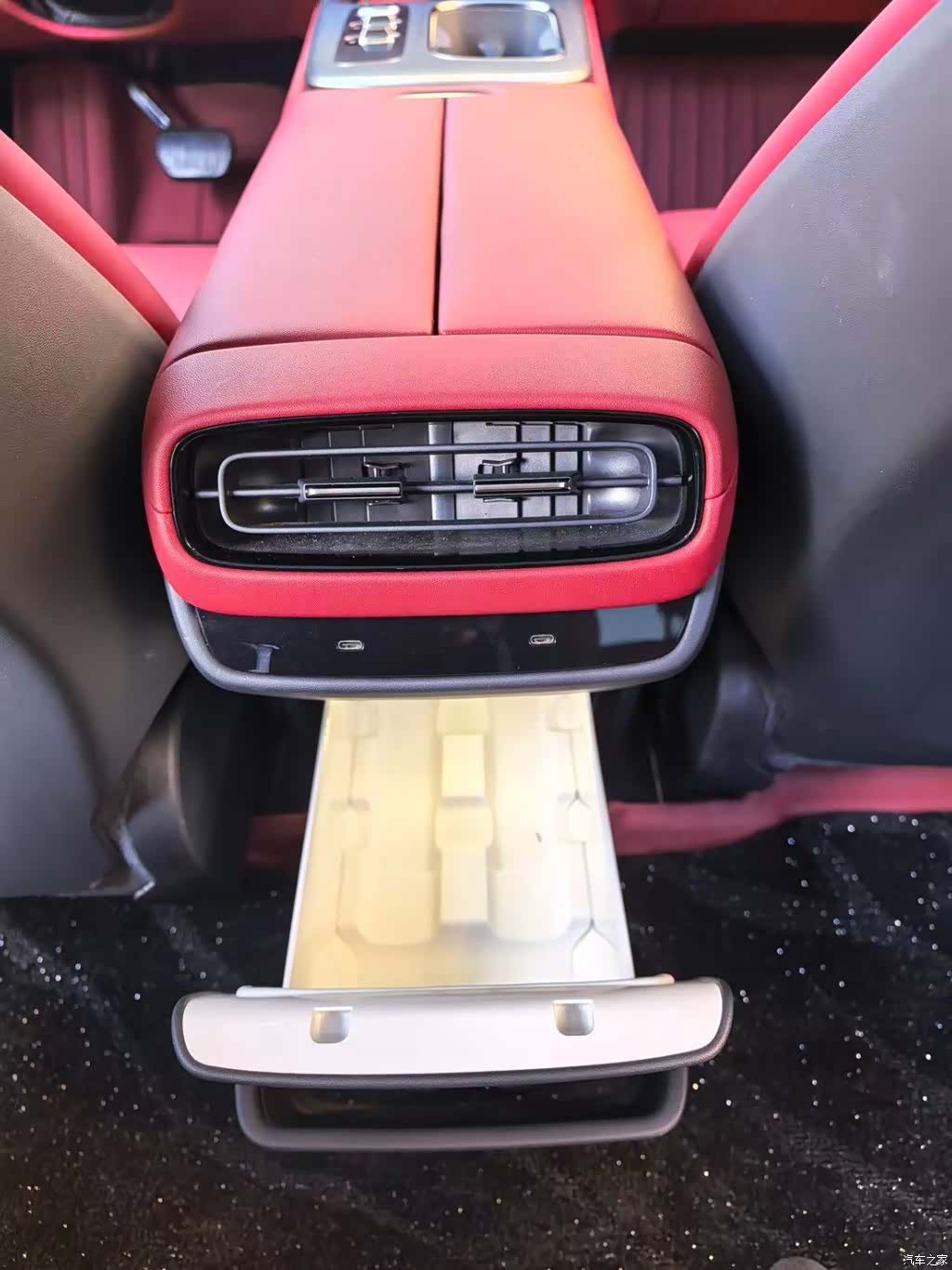 Xiaomi SU7, 2025 12