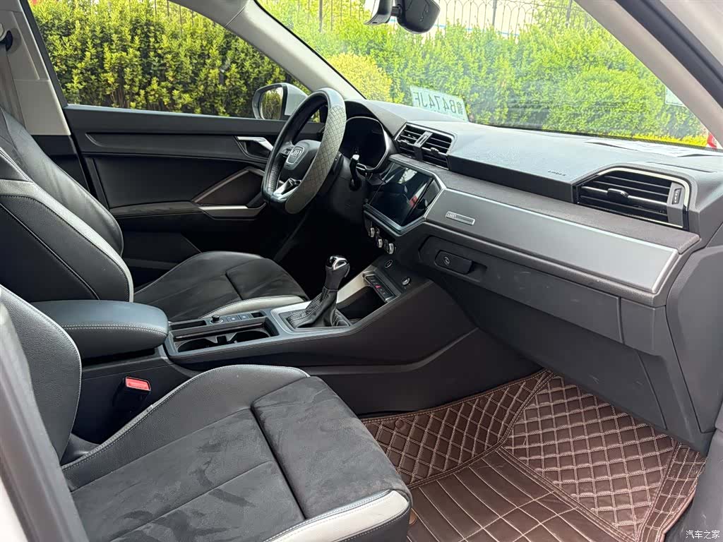 Audi Q3, 2022 12