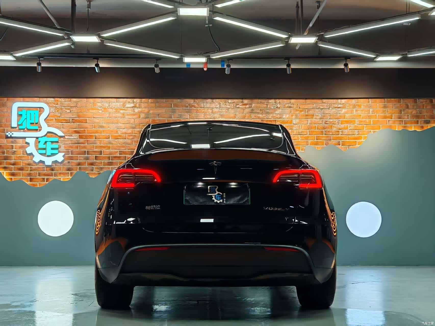 Tesla Model Y, 2021 25