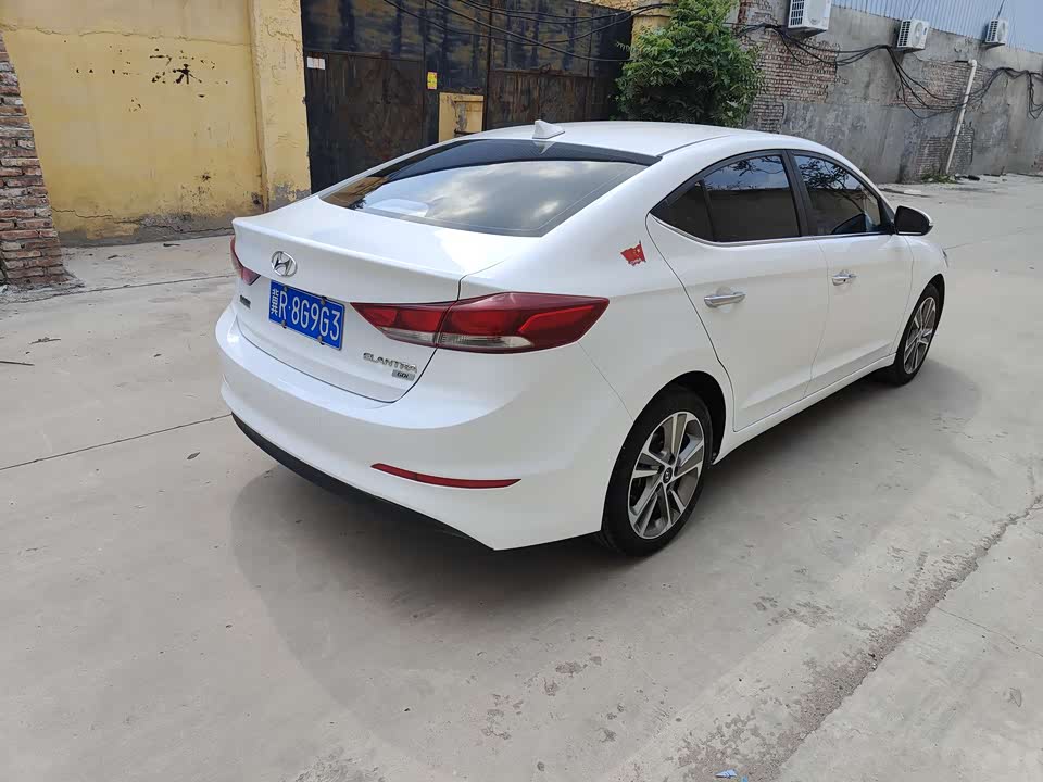 Hyundai Lead