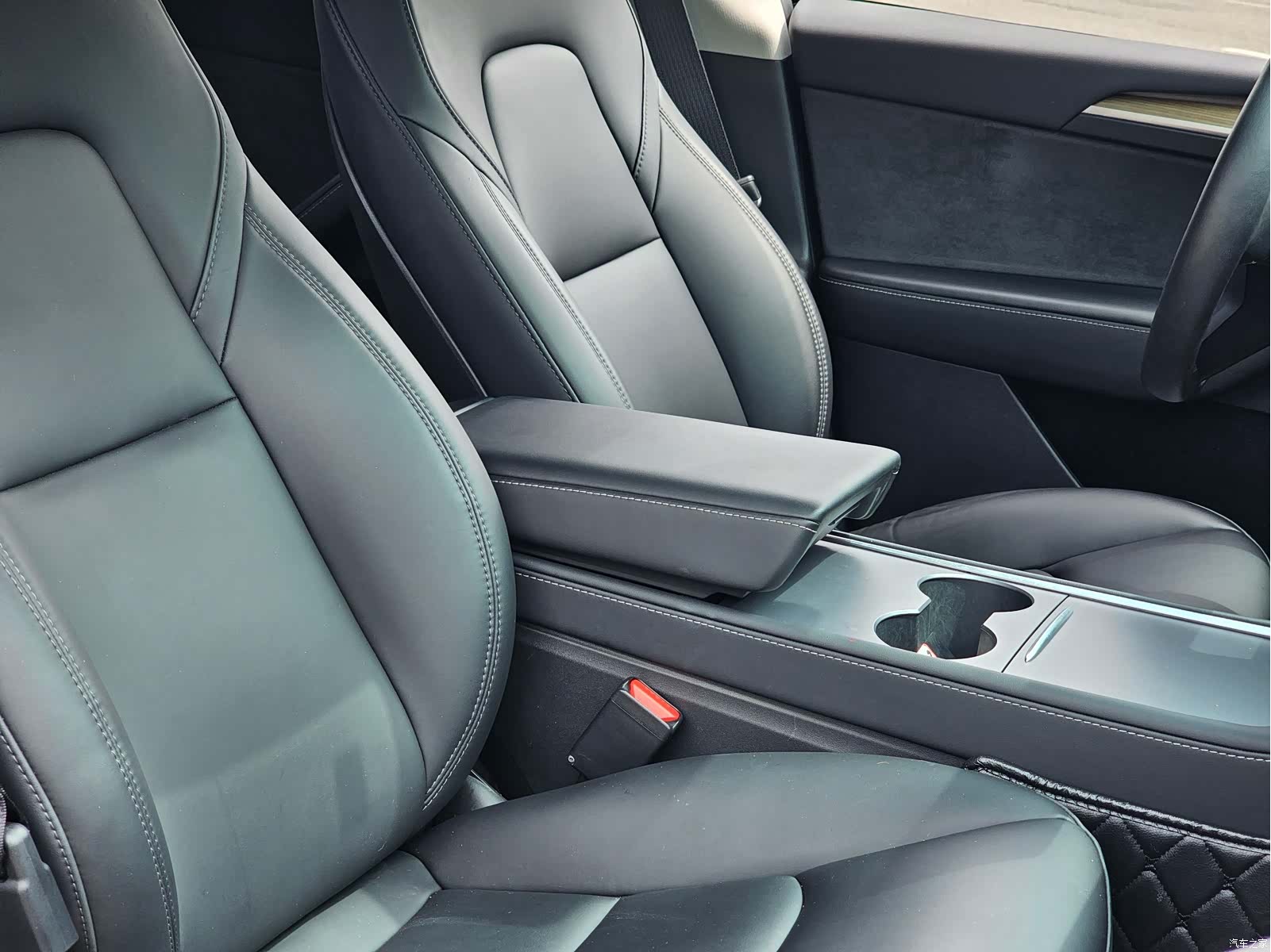 Tesla Model Y, 2021 20