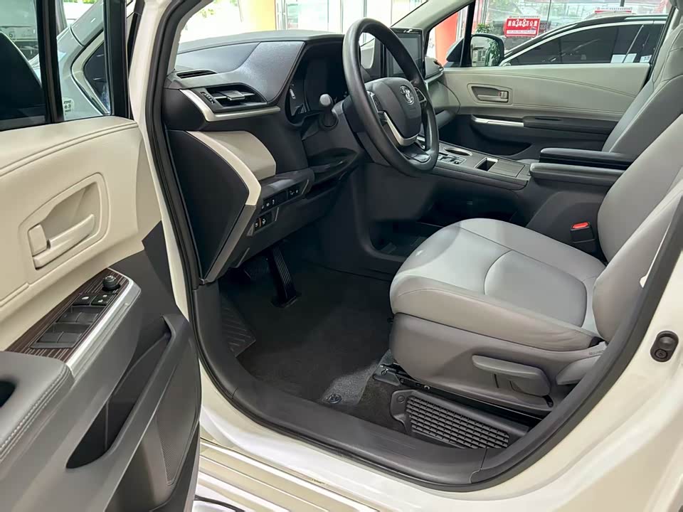 Toyota Grevia