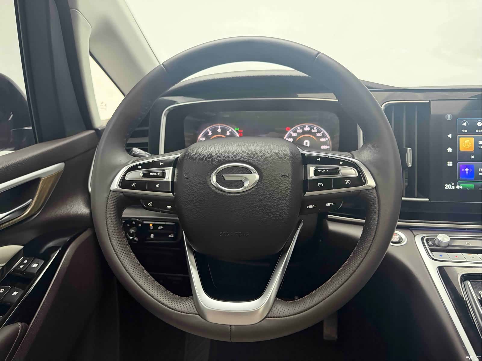 Trumpchi M8, 2021 3