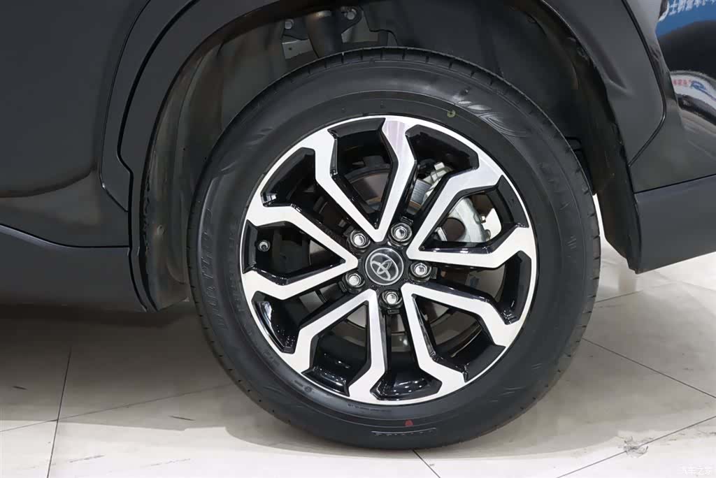 Toyota Frontlander, 2023 16