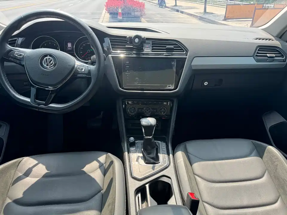 Volkswagen Tiguan L