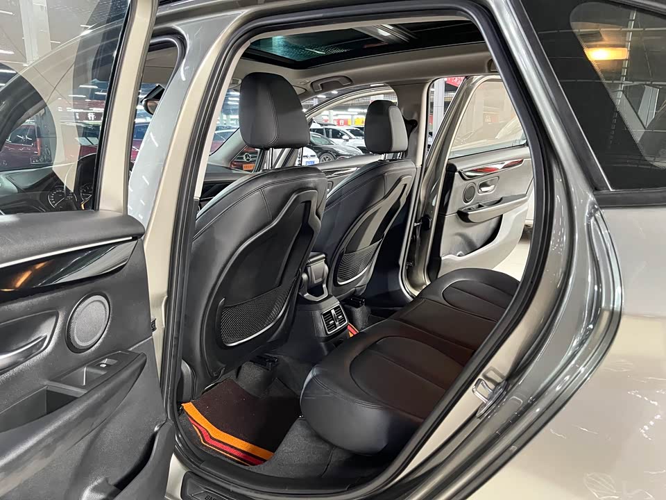 BMW 2 series station wagon