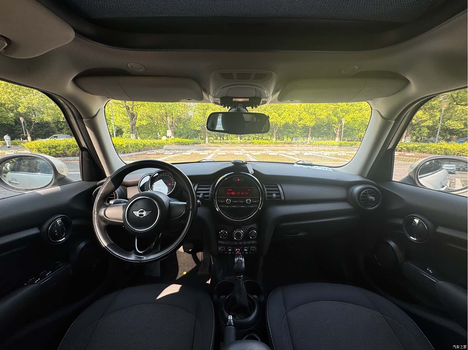 Mini ONE, 2015 19